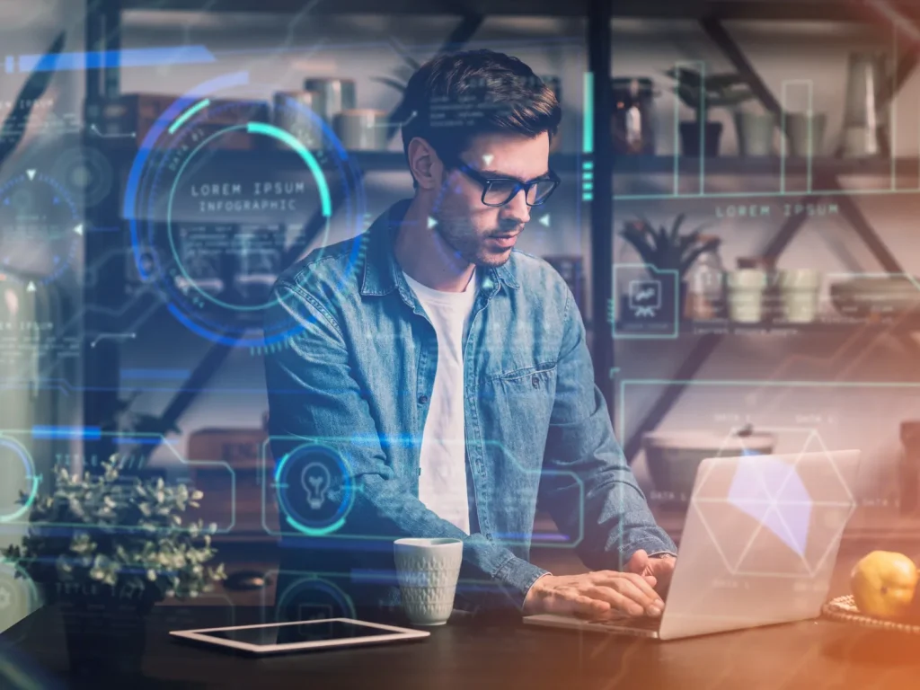 ¿Cómo hacer una estrategia digital? 5 pasos esenciales para diseñarla 4 blog uhura como hacer una estrategia digital 5 pasos esenciales para disenarla persona trabajando en computador sobre estrategia digital