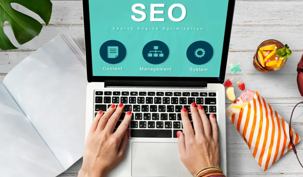 SEO para empresas: Tendencias y guía para ganar posicionamiento en 2026 2 seo tendencias guia Portáil con fondo alusivo a SEO